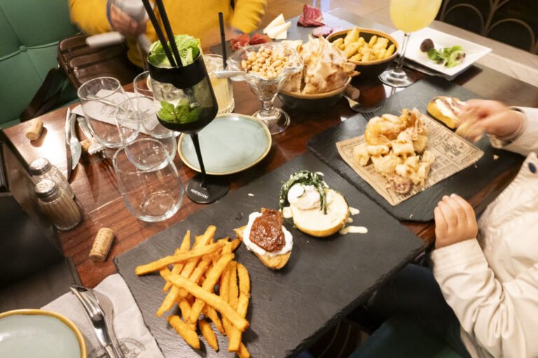 Dining by Rome Neighborhoods to Find Authentic Local Flavors