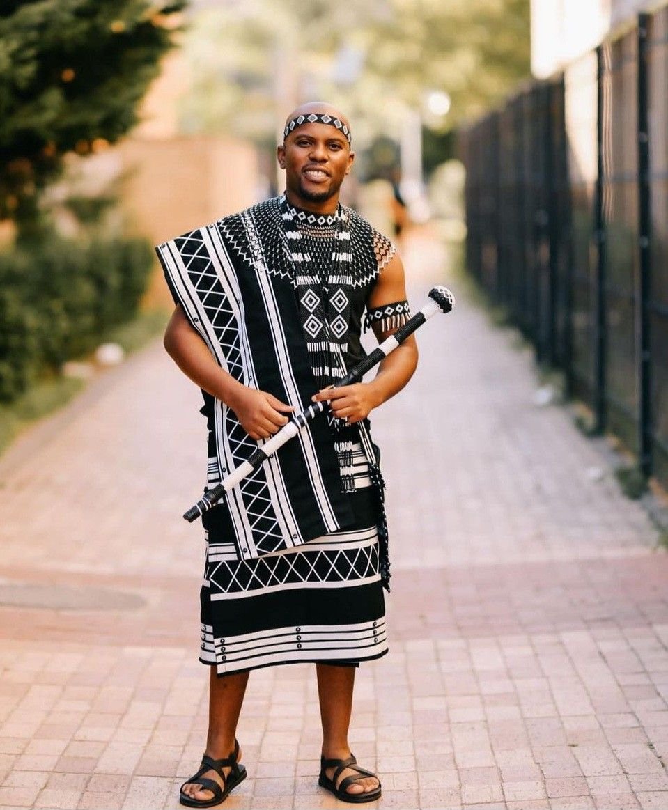 Traditional Roman Cuisine Features Iconic Pasta and Classic Meat Dishes